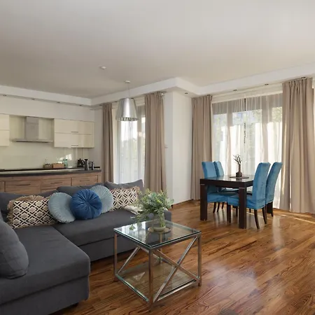 Royal Wilanow 2-bedroom Apartment Warsaw